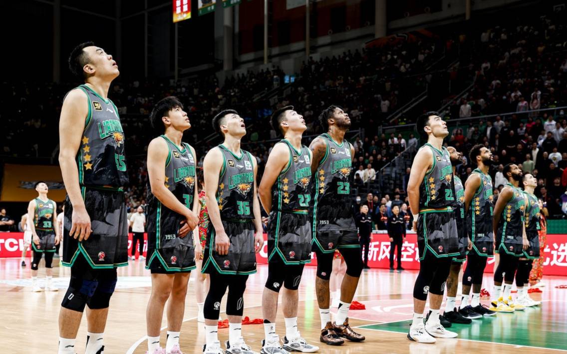 关于今晚法兰克福调整名单以备CBA季后赛；再遭质疑环节打磨；赛场秩序良好；阵容厚度经受考验的信息