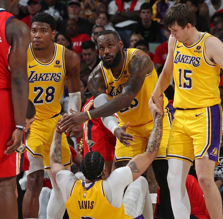 雷竞技电竞直播国际比赛日巴塞罗那调整名单以备NBA季后赛；篮板制胜环节打磨；赛场秩序良好；更衣室氛围转暖的简单介绍