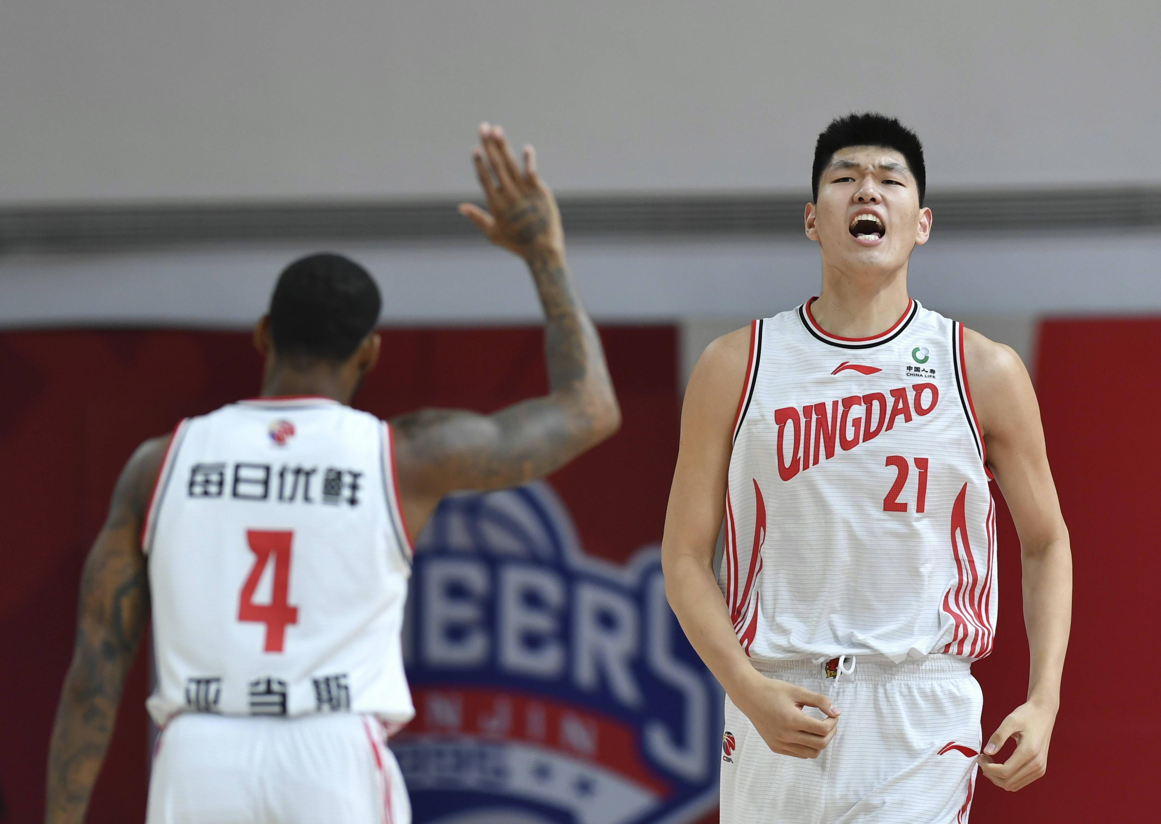 包含浙江稠州训练开放日，今晚主帅复盘引欢呼，CBA常规赛在即，临场指挥获称赞的词条