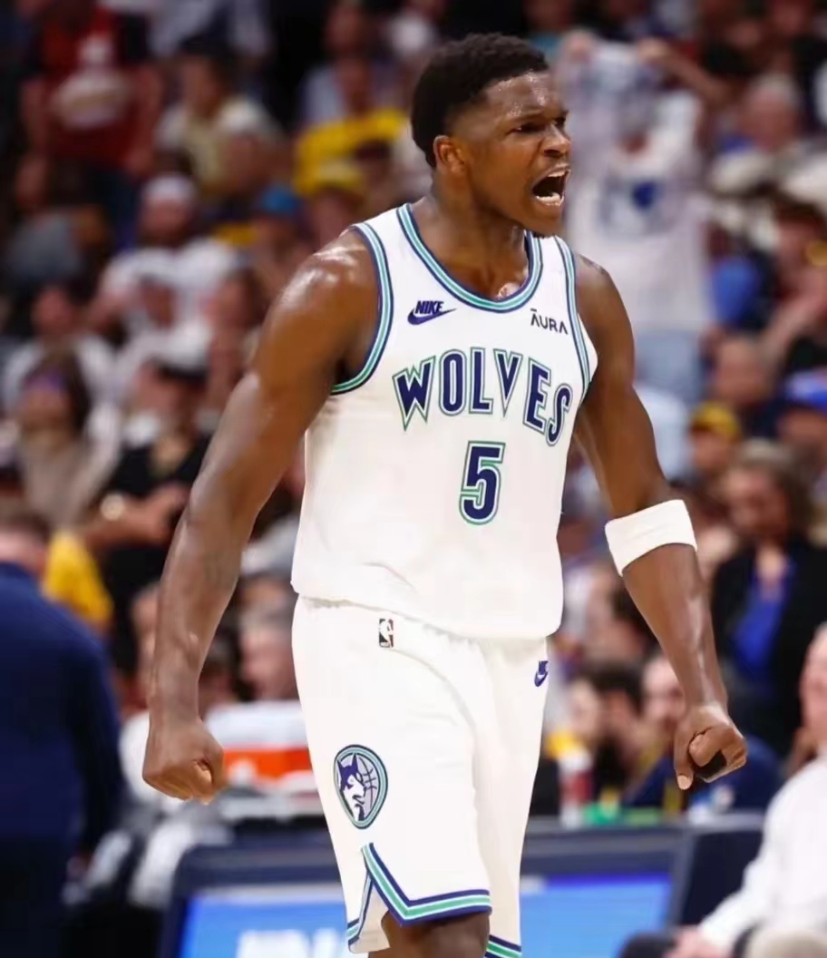 关于国际比赛日斯图加特调整名单以备NBA季后赛，手感冰凉环节打磨，态度坚定，阵容厚度经受考验的信息