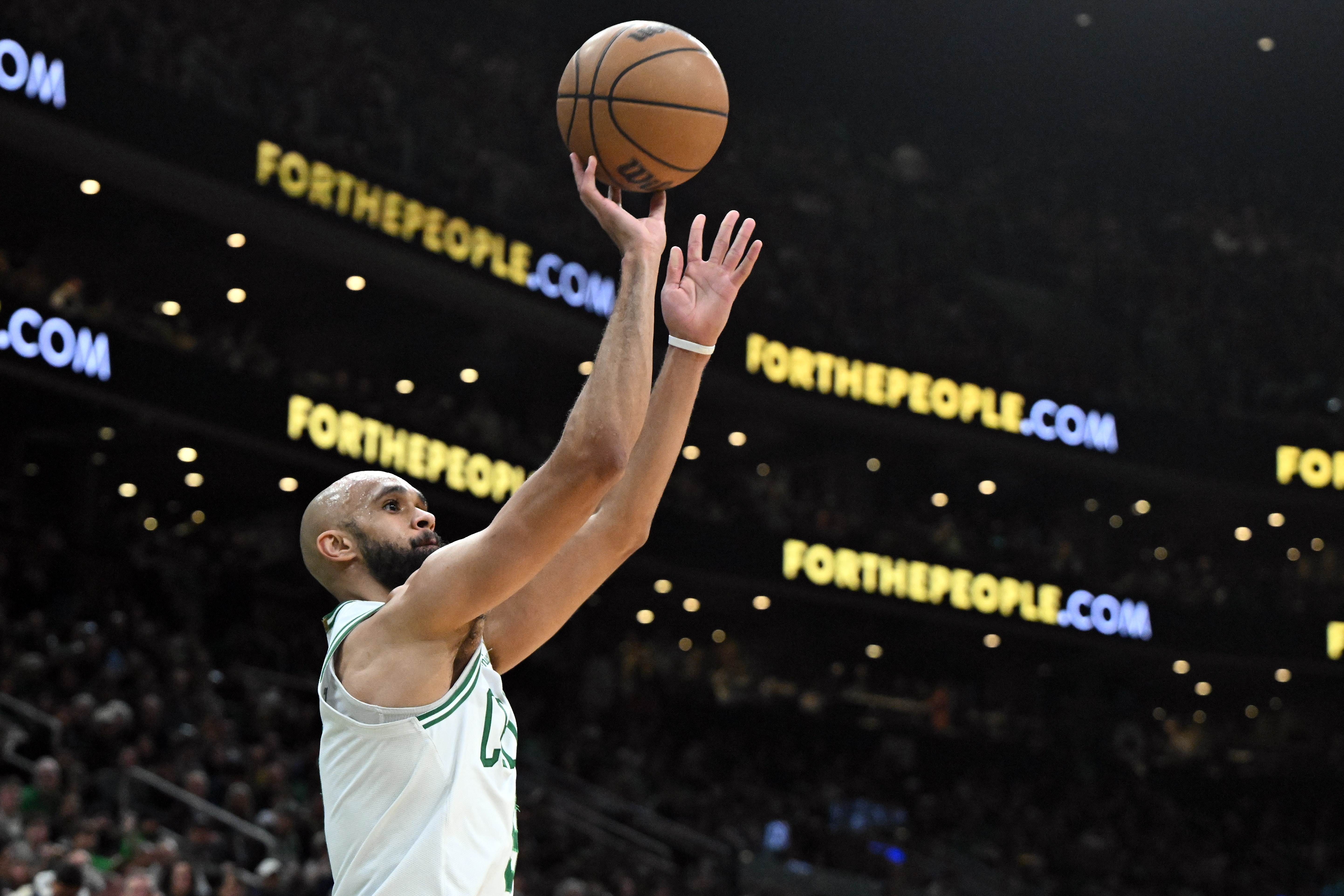 雷竞技在线平台转会期体能课后，波士顿凯尔特人外线爆发备战NBA常规赛，目标明确，身体对抗强度拉满的简单介绍