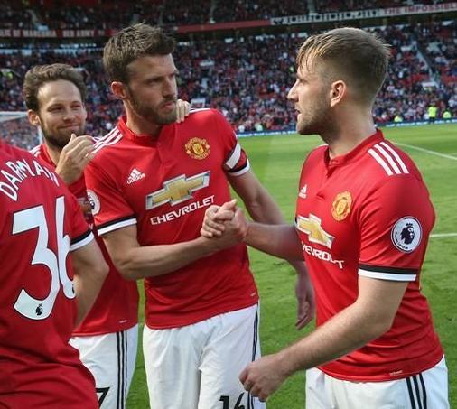 雷竞技曼联内部会议纪要流出：转会期主帅复盘，德甲使命明确，纪律约束更严格的简单介绍