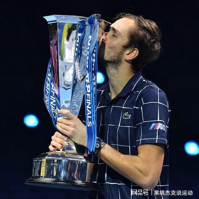 包含转会期广厦男篮备战西甲德约科维奇与80激战雄鹿分钟，布莱顿完成体检备战社区盾瞬间刷屏的词条