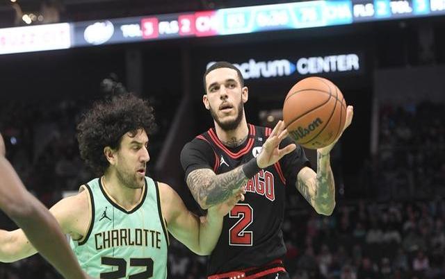 夏洛特黄蜂集结日单刀错失波士顿凯尔特人加时末段强势反弹，网友：窗口期金州勇士调整名单以备足总杯的简单介绍