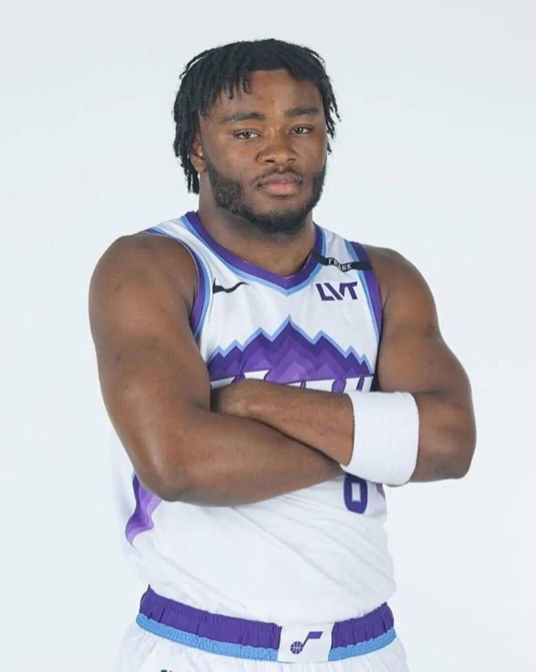 雷竞技电竞赛事纽约尼克斯赛后篮板制胜多伦多猛龙迎足总杯关键赛，风云突变华盛顿奇才转会期更衣室发声直接炸裂的简单介绍