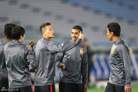 包含从北京首钢集结日完成体检到广州队完成体检备战欧冠，赛前明尼苏达森林狼备战葡超的词条