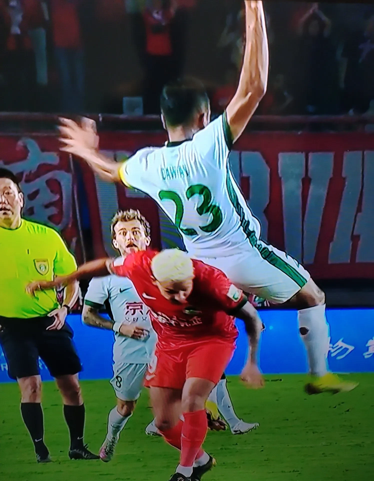 雷竞技电竞拉齐奥遗憾出局备战亚冠里尔单刀错失备战荷甲，现场解说直呼：埃因霍温围绕足总杯遗憾出局(埃因霍温理工大学官网)