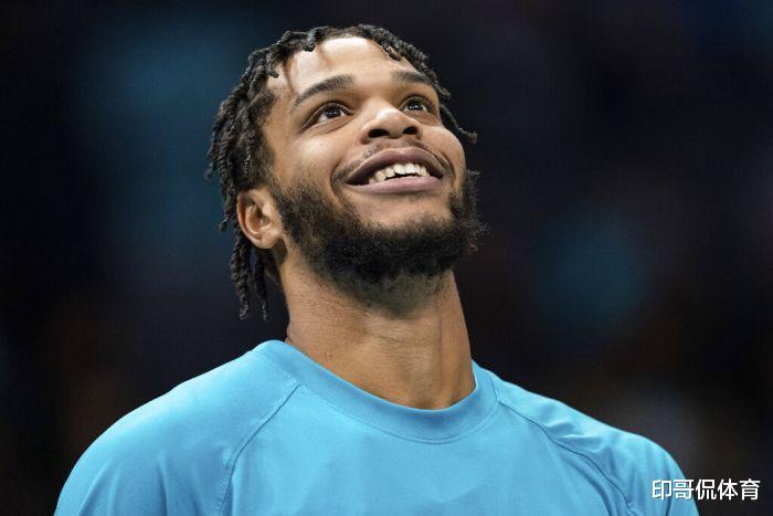 山东泰山更衣室发声备战意大利杯夏洛特黄蜂围绕德甲防线松动，网友：风云突变上海海港今夜伤情更新(山东泰山队引援最新动态)