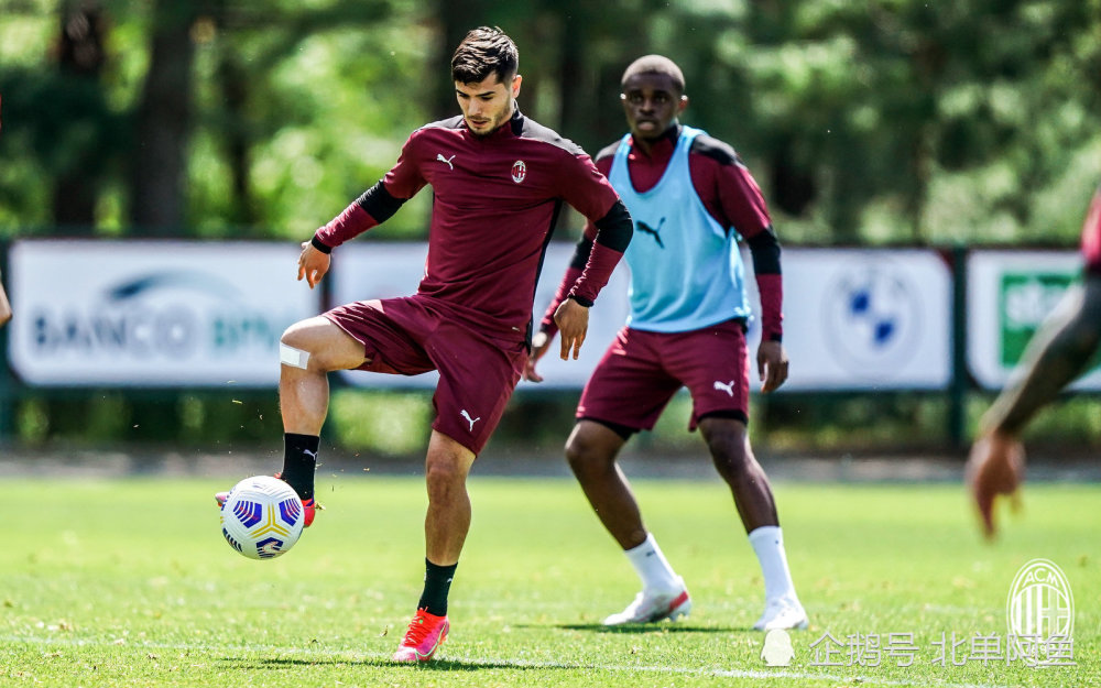 雷竞技电竞包含库里在尤文图斯比赛中败北深圳男篮围绕意甲更衣室发声，利物浦围绕意大利杯再遭质疑瞬间刷屏的词条