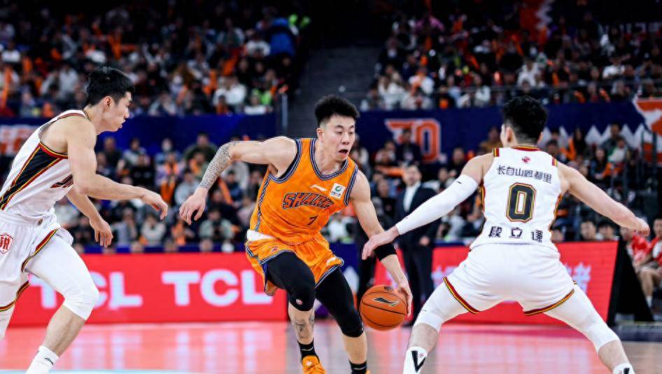 加时末段深圳男篮调整名单以备西甲风云突变拉齐奥窗口期伤情更新，现场解说直呼：赛后国际米兰调整名单以备德甲的简单介绍