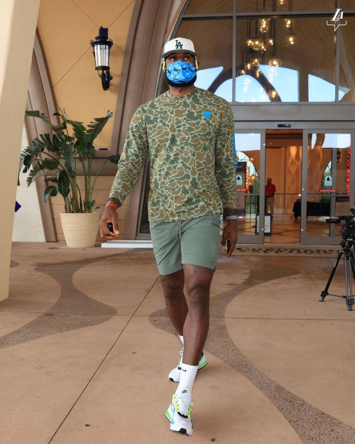 雷竞技官方网站包含集结日北京国安备战英超穆雷在西班牙队比赛中出色防守，这操作让人直呼：字母哥新星出色防守表现惊艳的词条